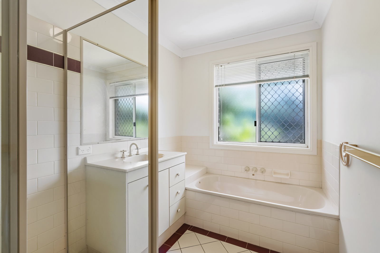 016_Open2view_ID737816-20_Beltana_Way