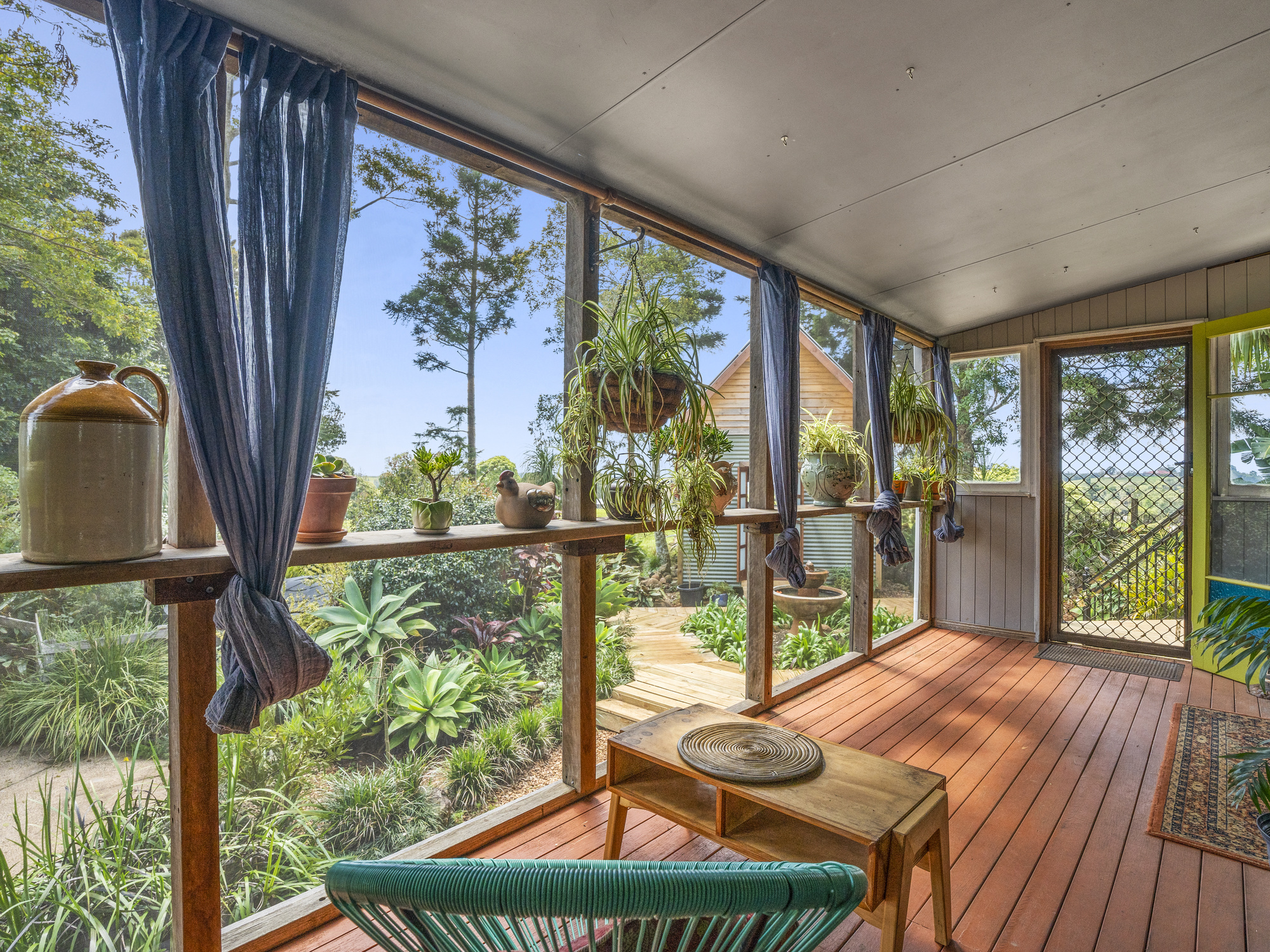 010_Open2view_ID781581-7_Poplar_Court