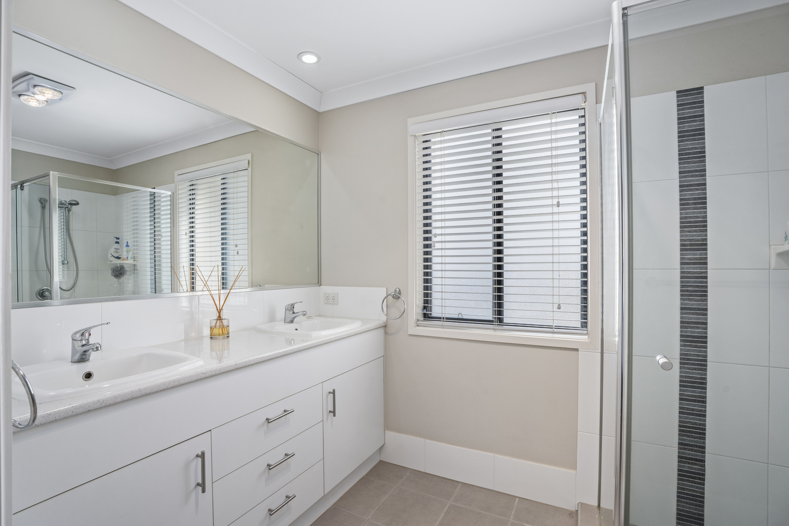 014_Open2view_ID777941-1_Mercure_Place
