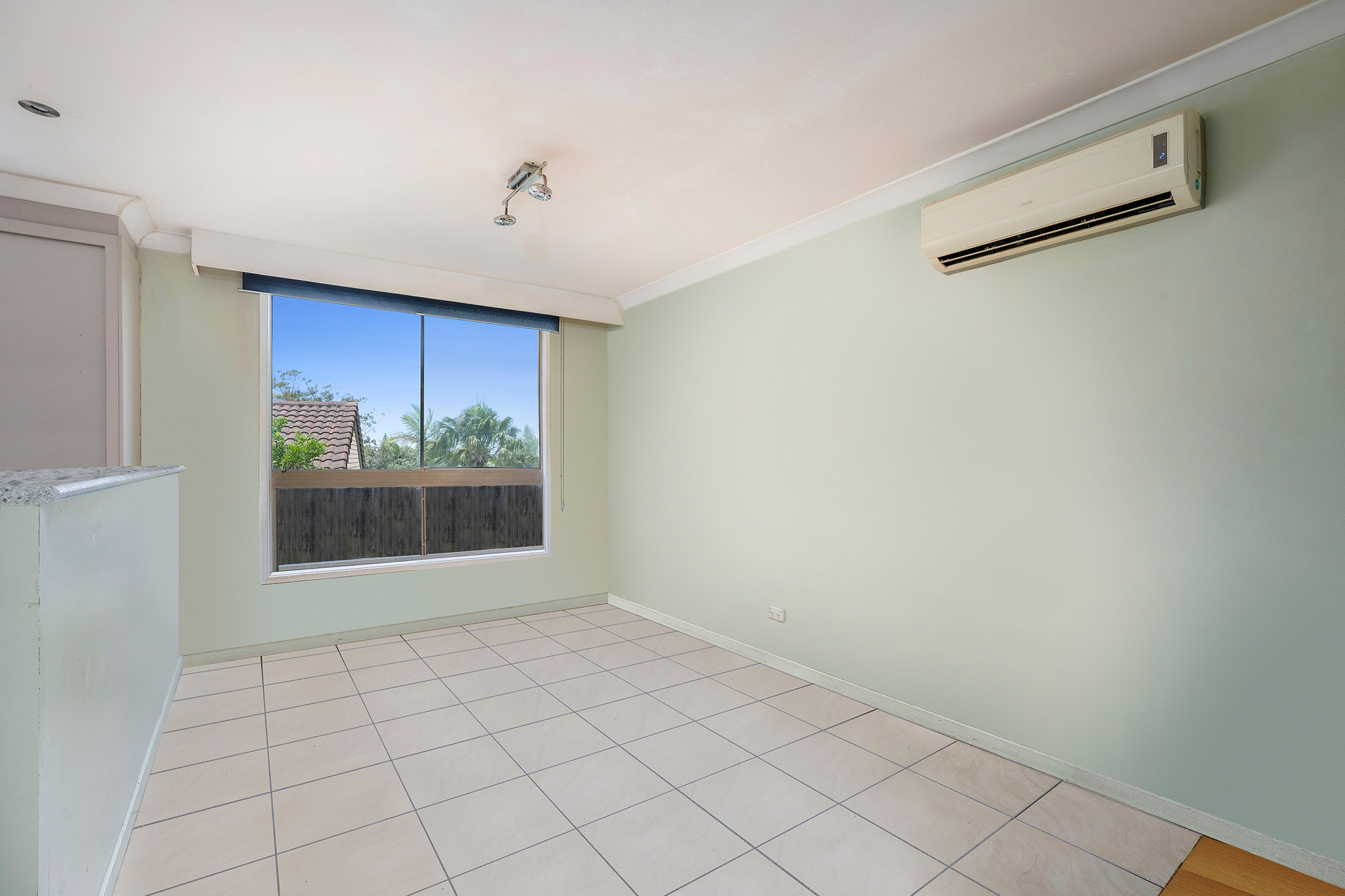 004_Open2view_ID796807-4_Dunhill_Court