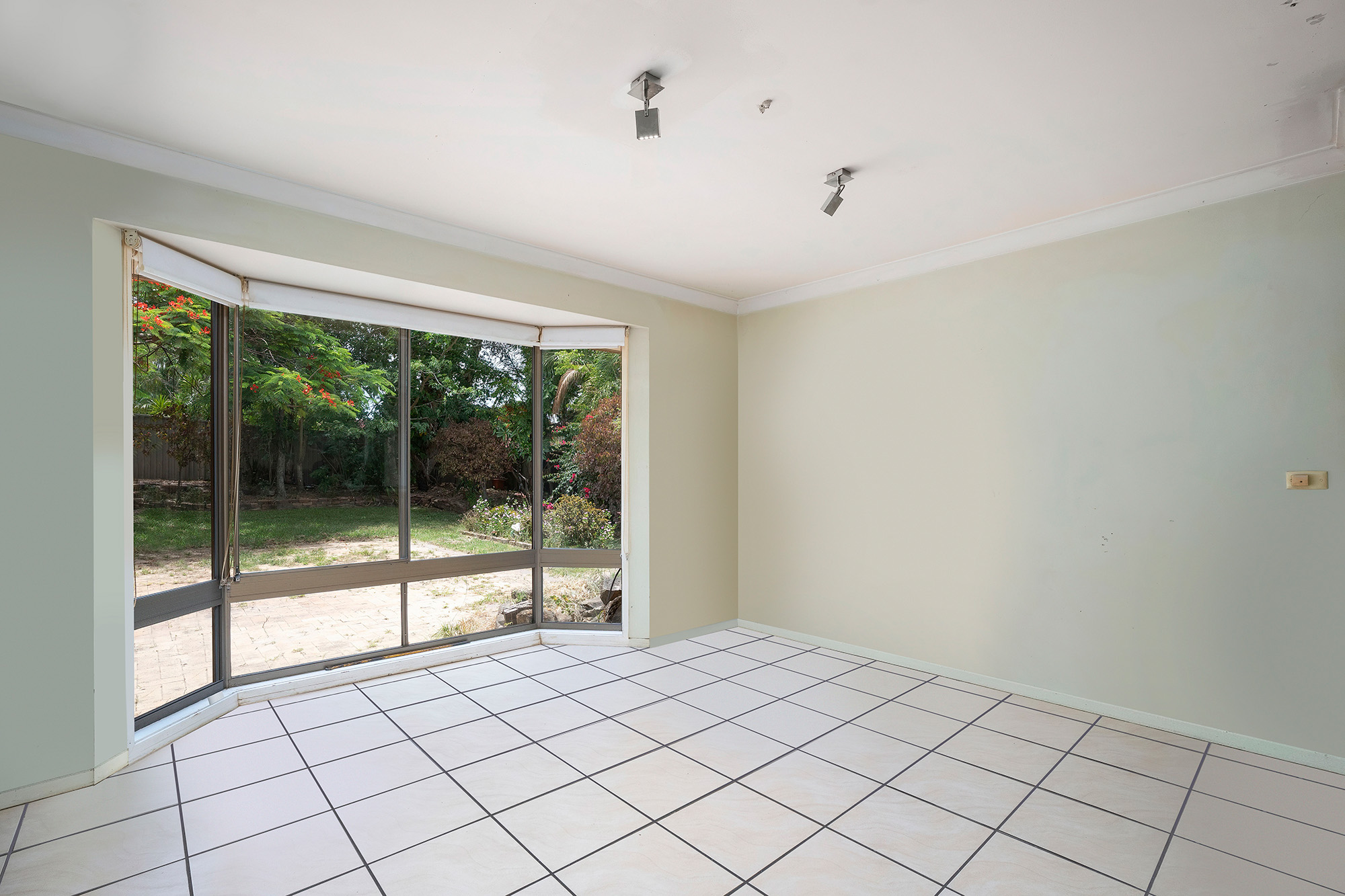 005_Open2view_ID796807-4_Dunhill_Court